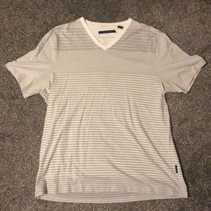 Men’s XL v-neck